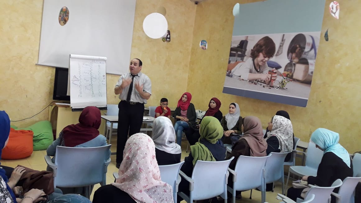 35076756_10156365928290070_1198525858197798912_n