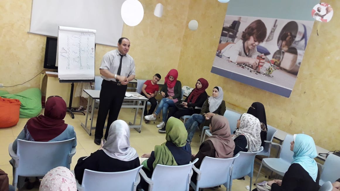 35239552_10156365928995070_4222535958202941440_n